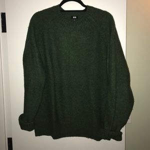 Large forest green Uniqlo sweater